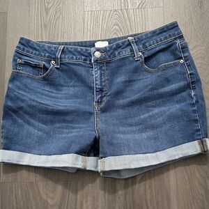 Woman's Shorts